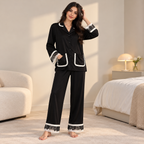 أسود