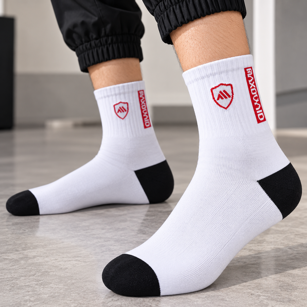 أبيض