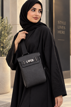 أسود