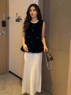 أسود