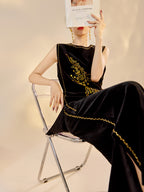 أسود