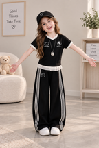 أسود