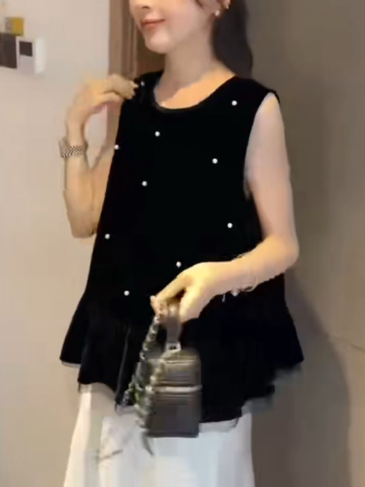 أسود