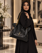 أسود