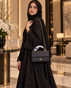 أسود