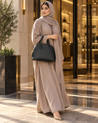أسود