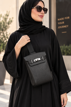 أسود