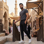 أسود