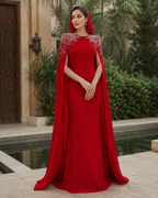 فستان سهرة طويل بتصميم أميرة وأكمام ثلاثة أرباع