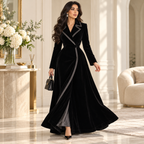 أسود