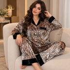 أسود بنقشه حمار وحشي