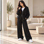 توب أسود مع بنطال مستقيم أسود
