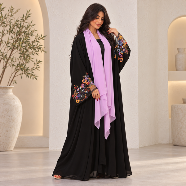 عباية سحر الليالي السوداء بتطريز أنيق وأكمام خفاشية انسيابية