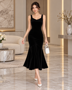 أسود