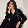 أسود