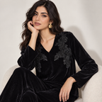 أسود