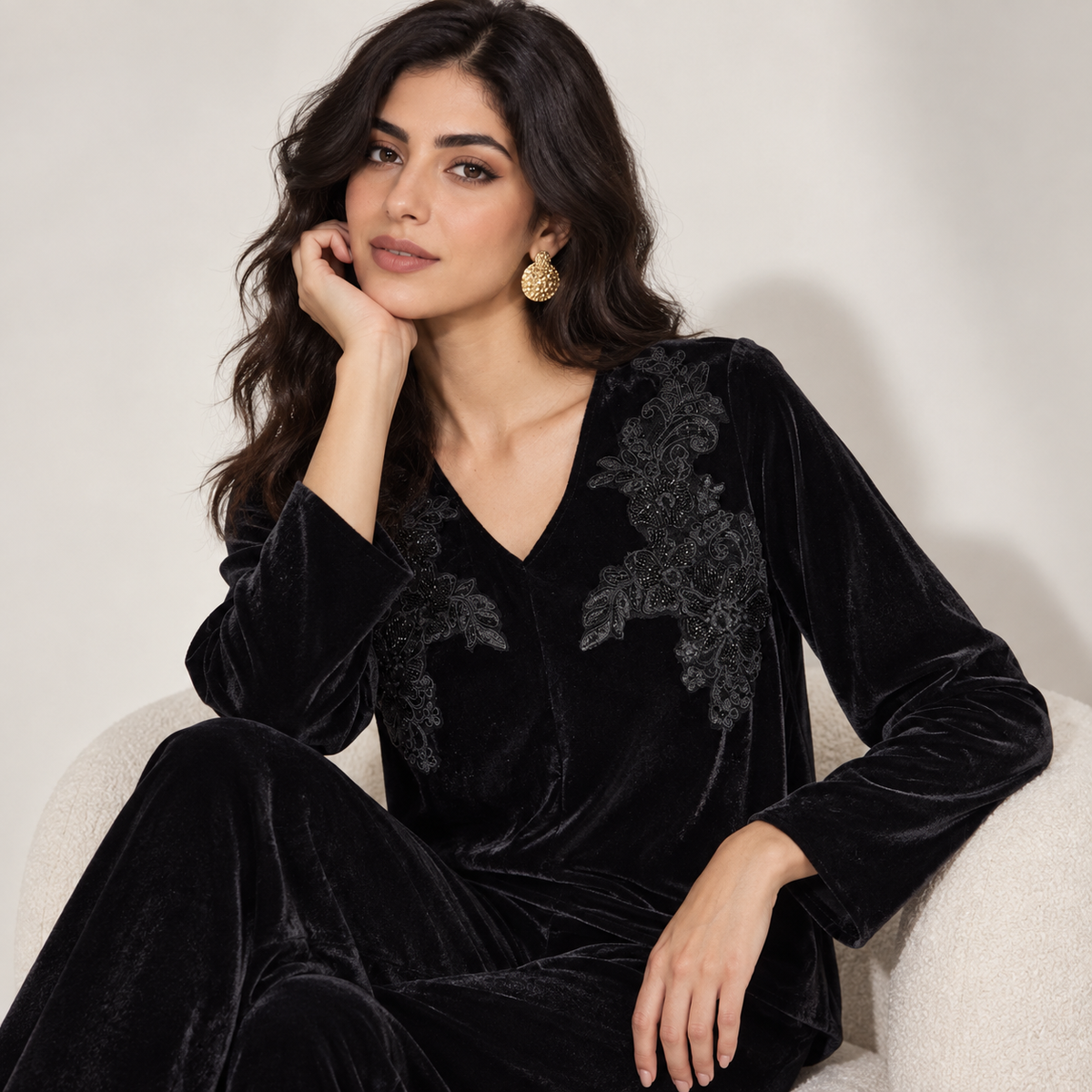 أسود