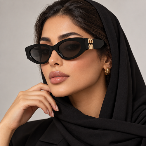 أسود مع عدسات رمادية