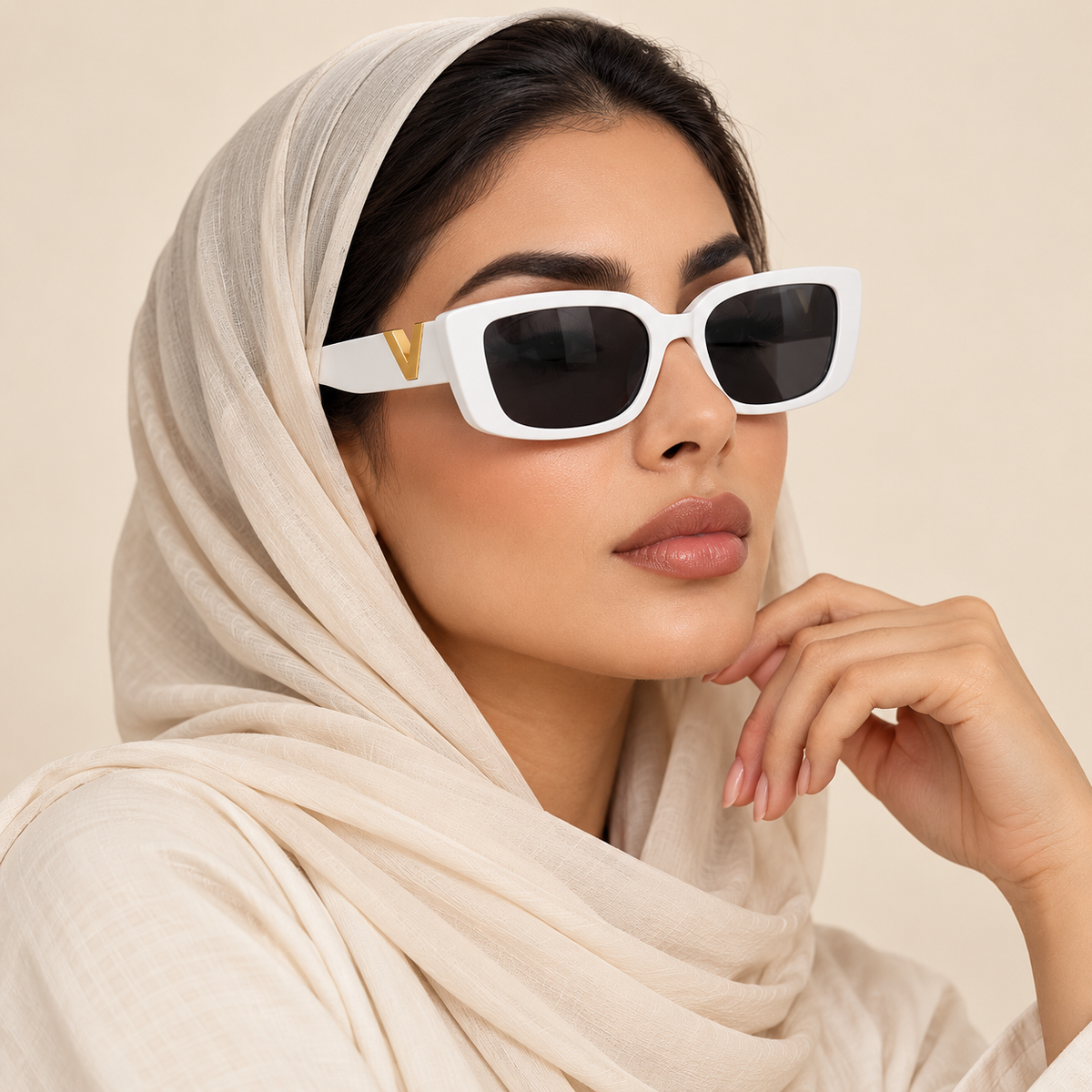 أبيض