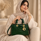 حقيبة كتف نسائية من جلد البقر بنقشة التمساح وتصميم أنيق