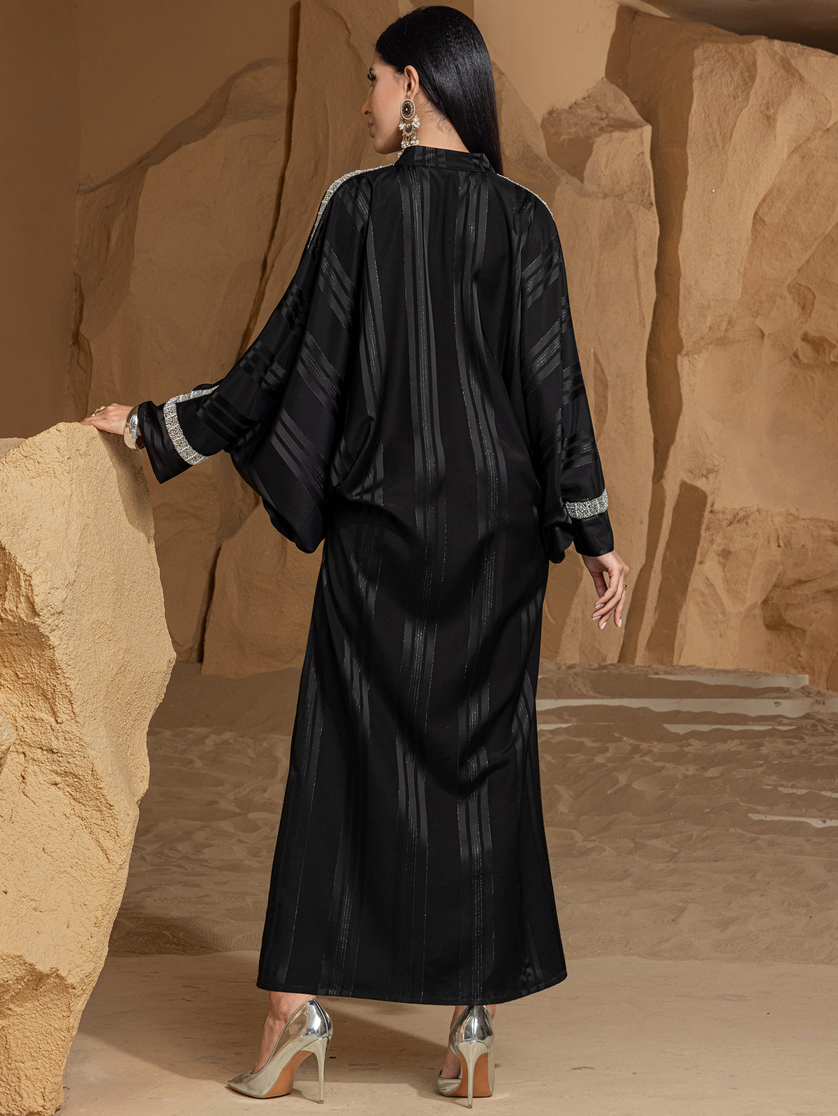 أسود
