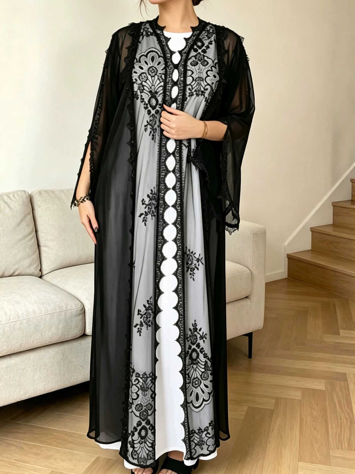 أسود