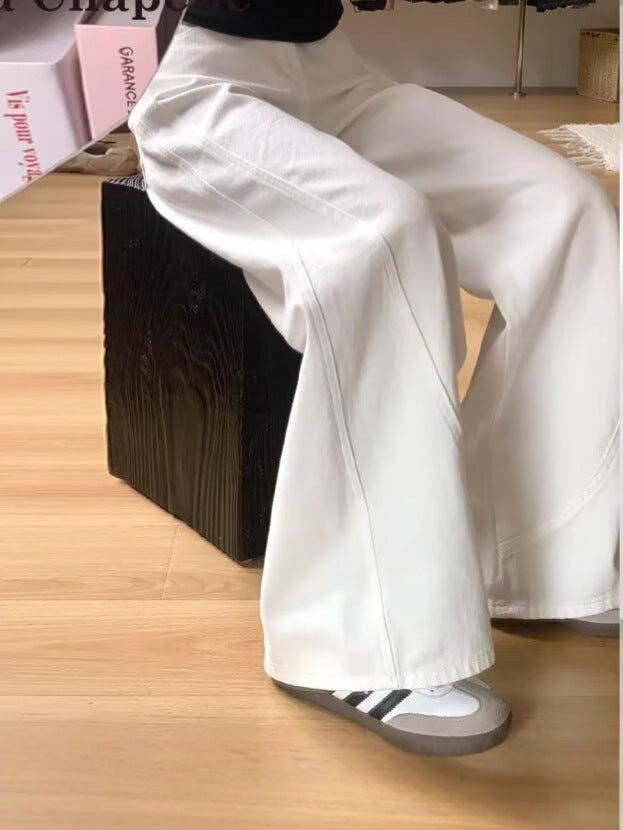أبيض