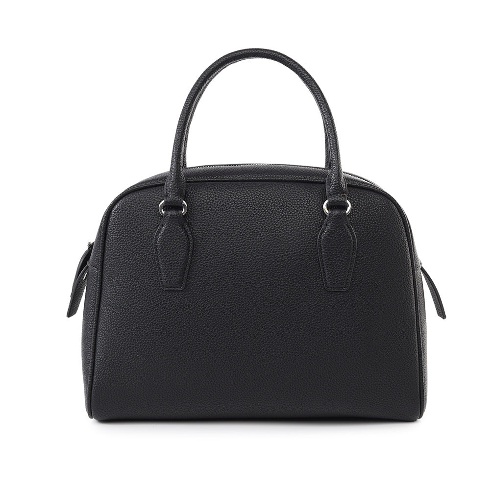 أسود