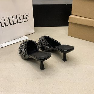 أسود