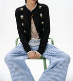 أسود