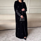 أسود بتطريز فضي