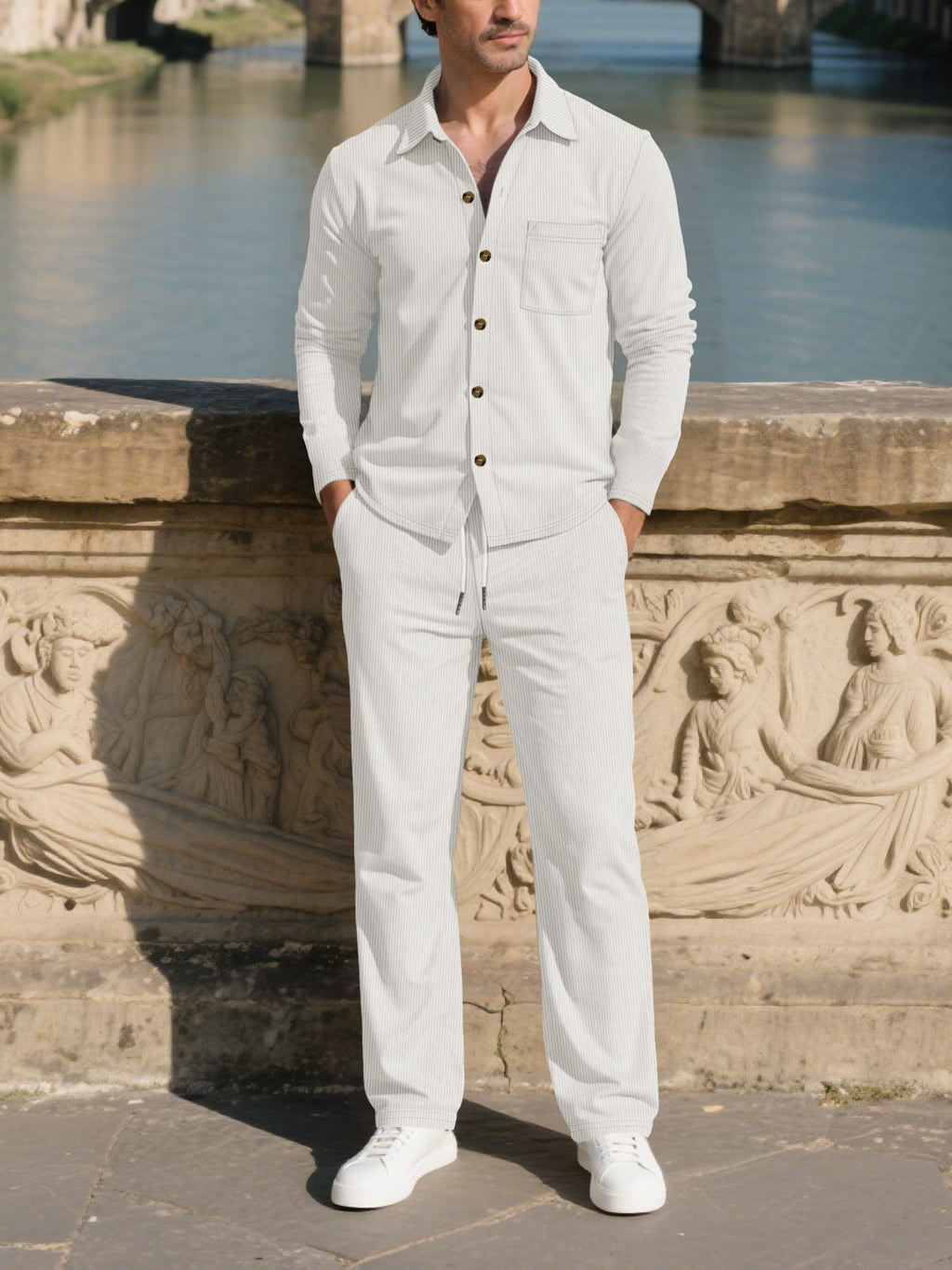 أبيض