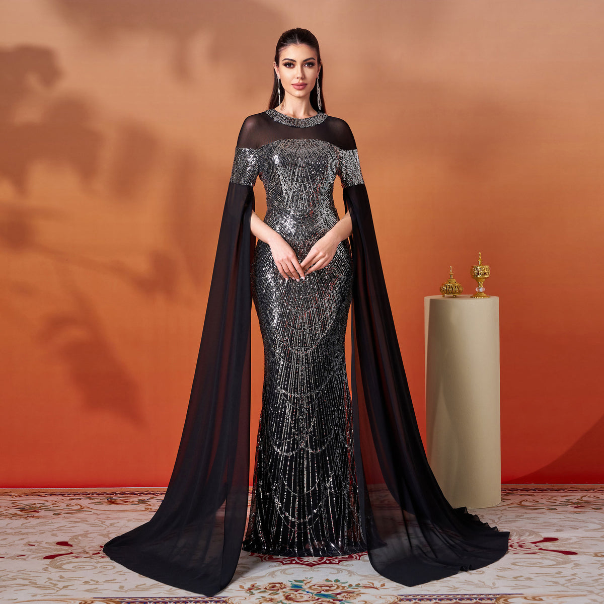 أسود وفضي