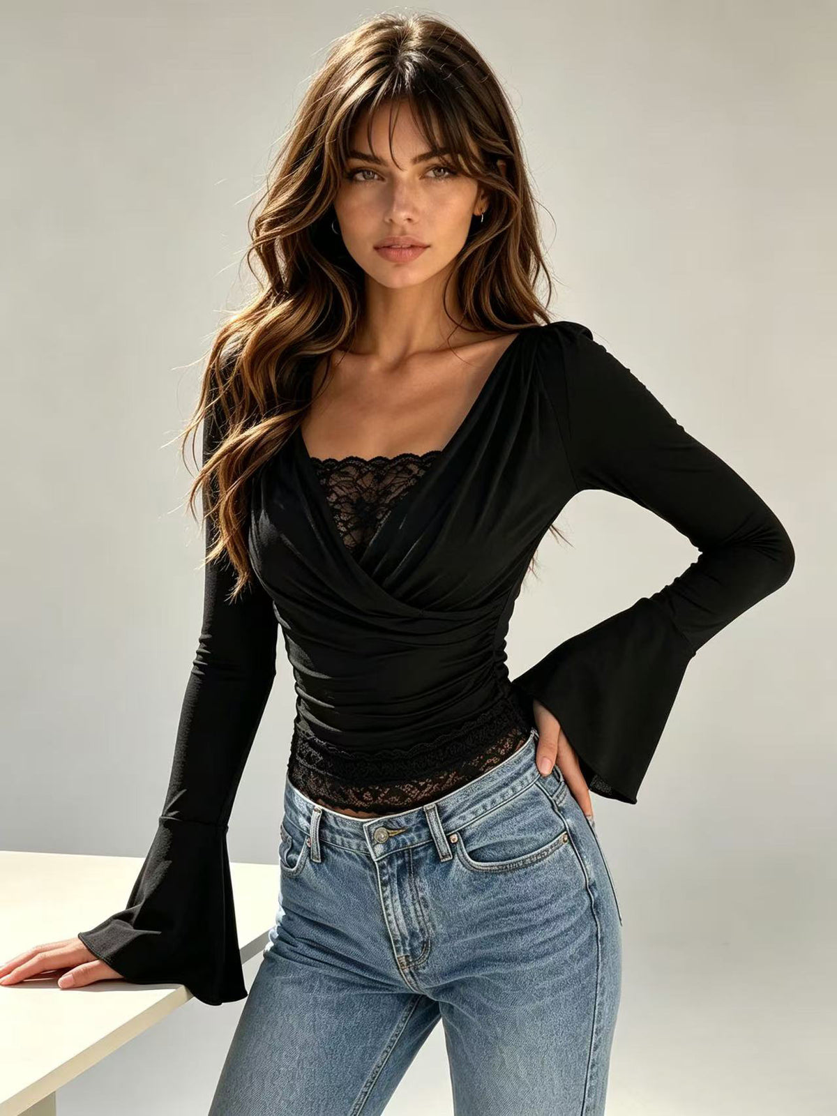 أسود