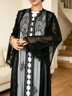 أسود