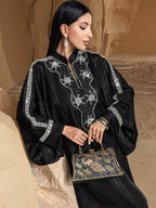 أسود