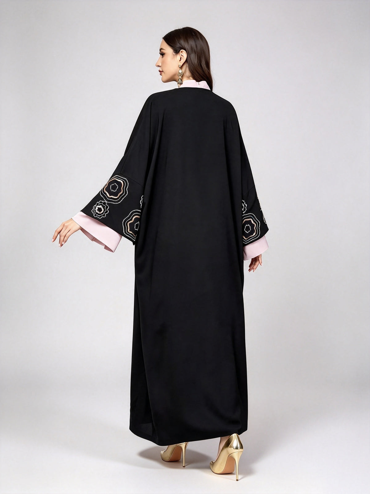 أسود