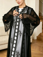 أسود
