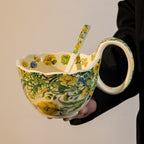 أصفر مزخرف بالزهور