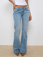 أزرق