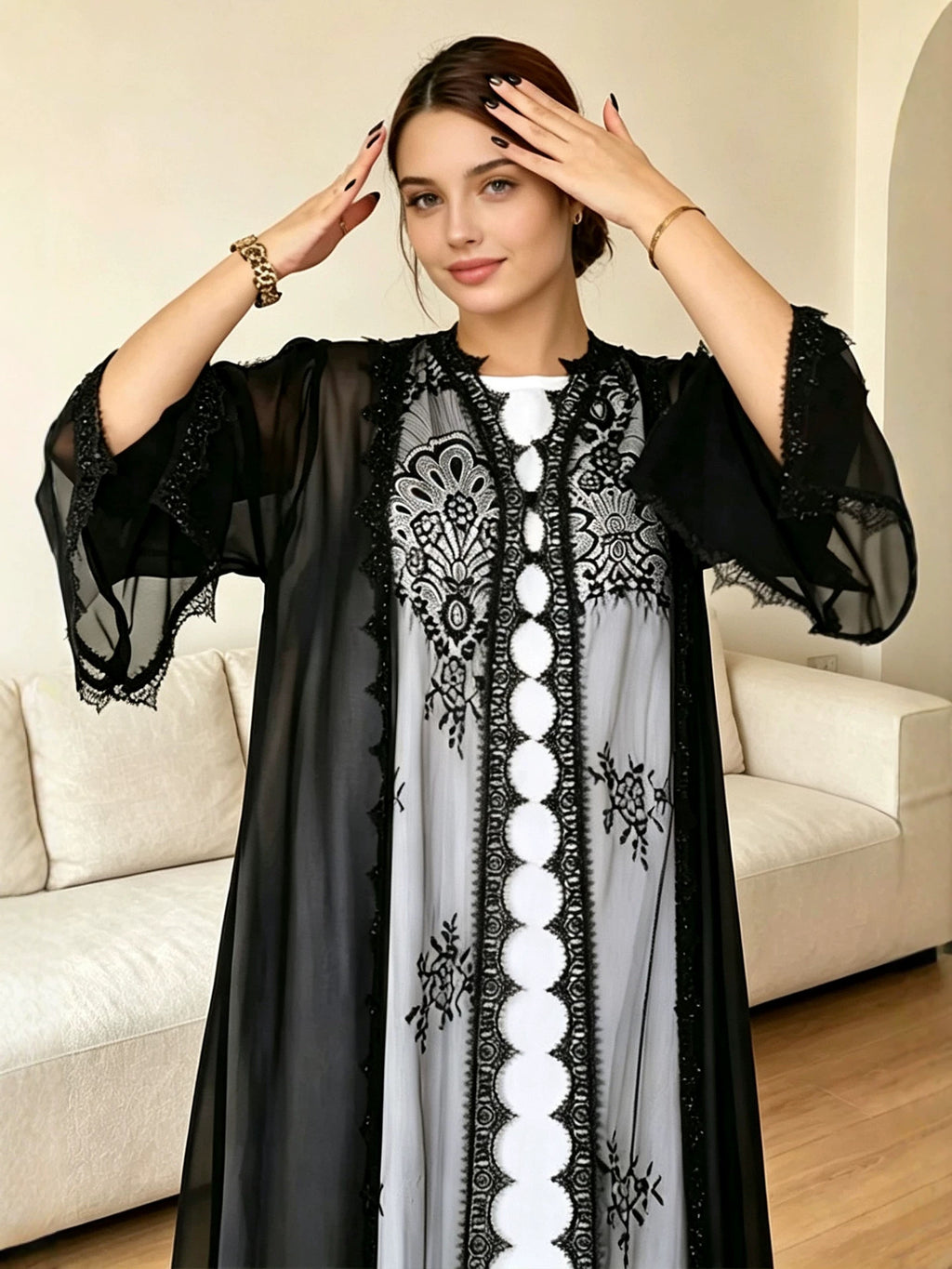 أسود