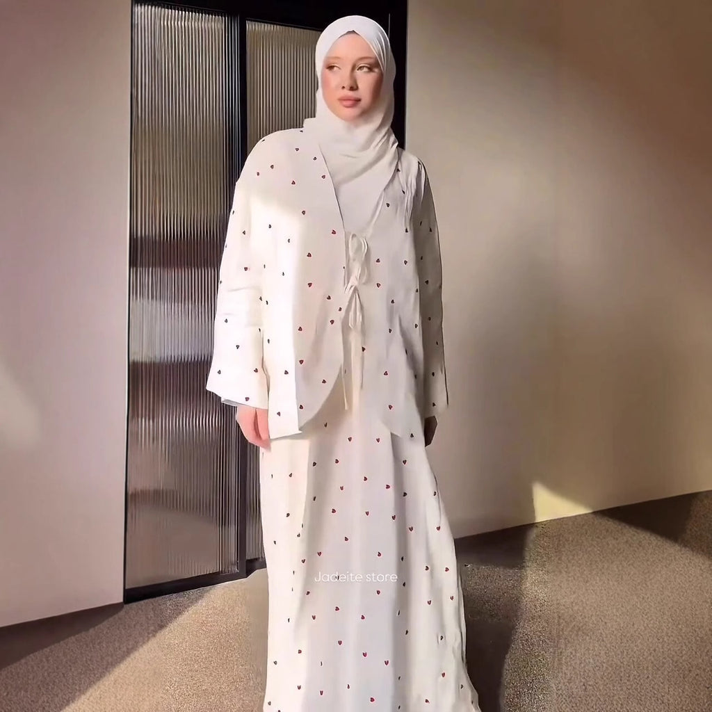 أبيض