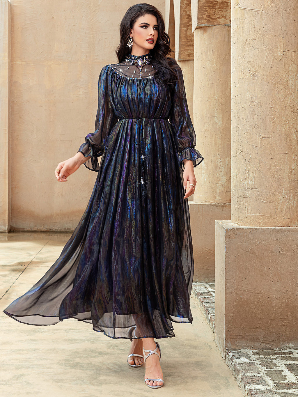 أسود متلألئ