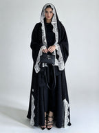 أسود