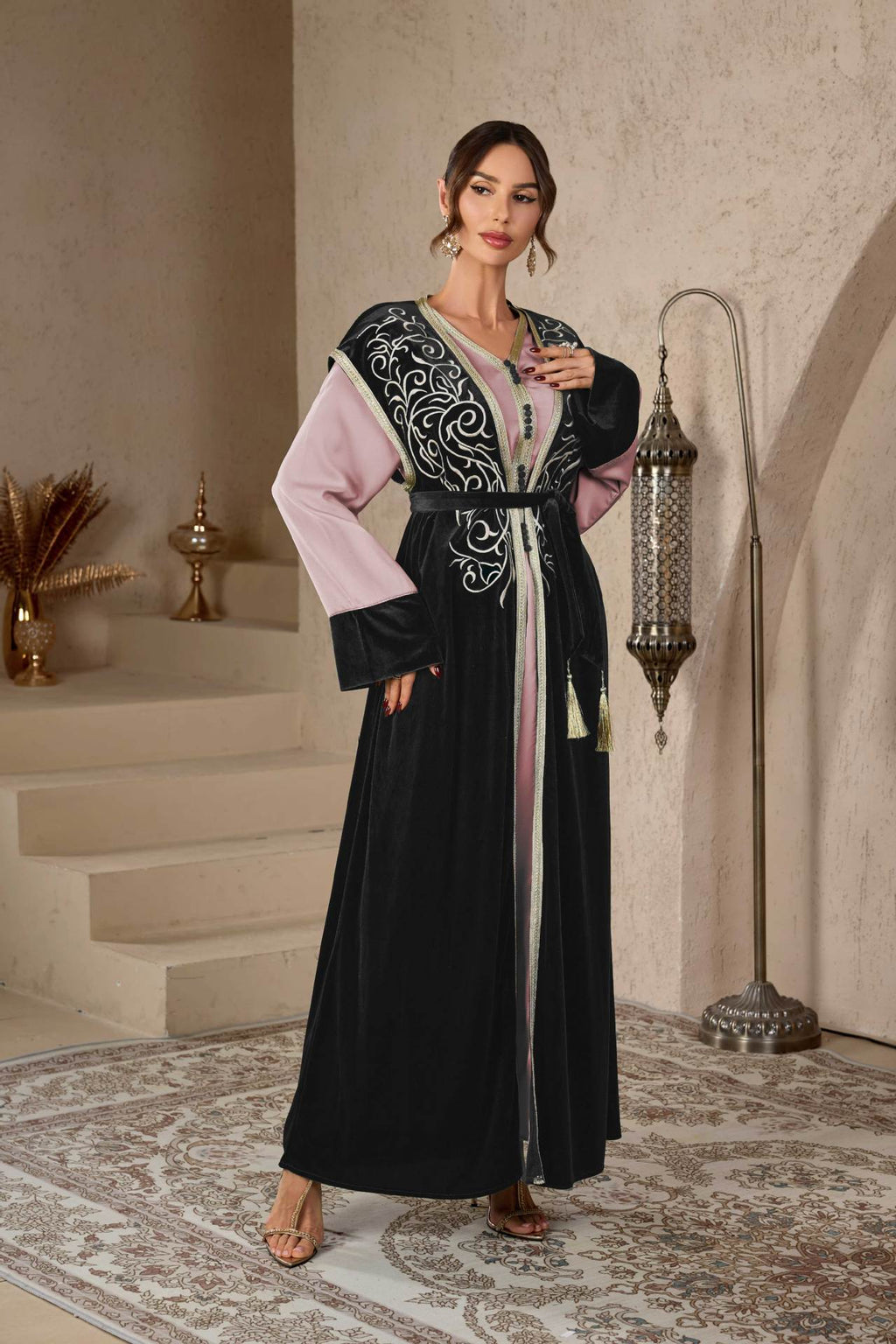 أسود