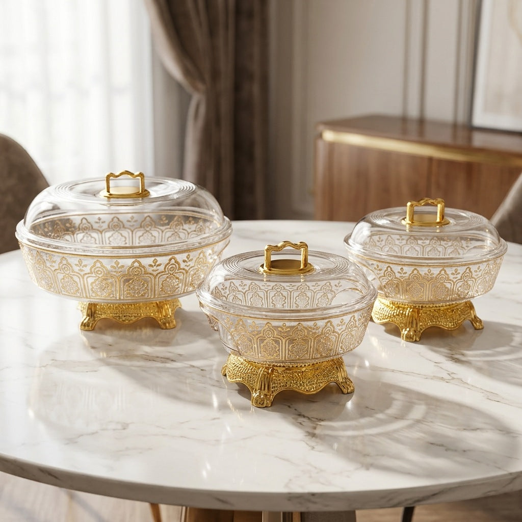 شفاف مع تفاصيل ذهبية