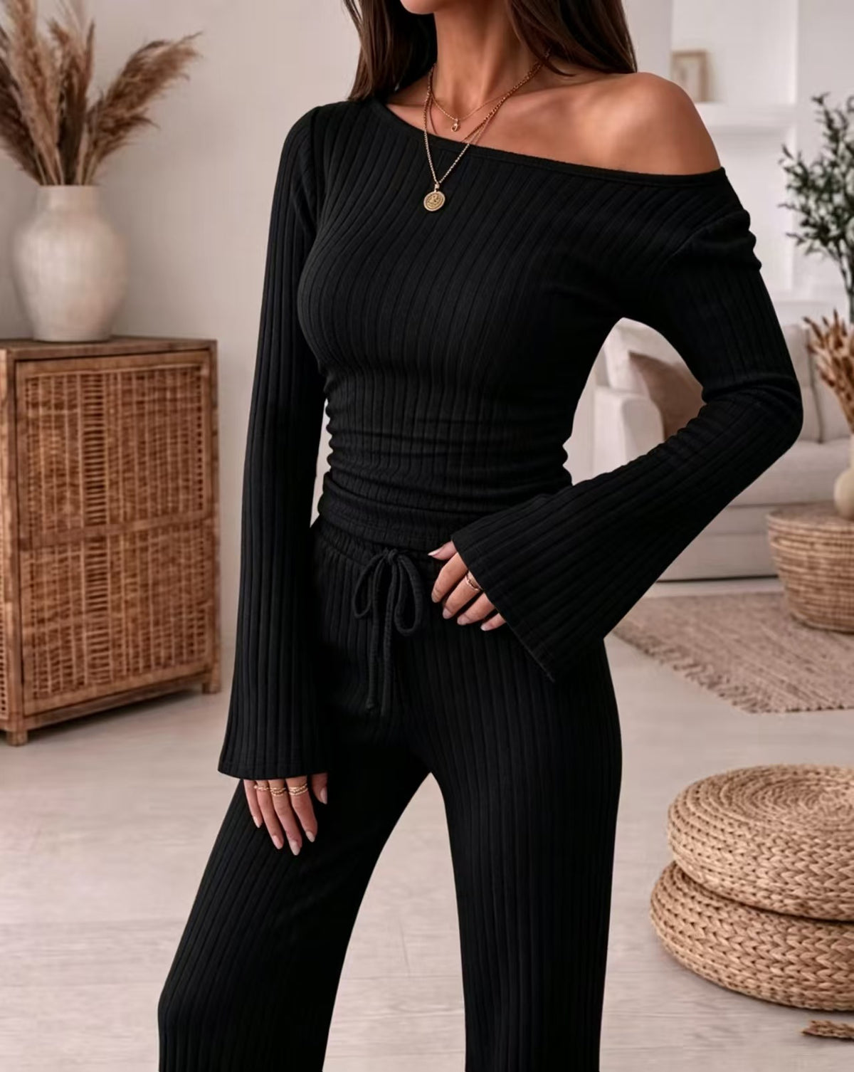 أسود