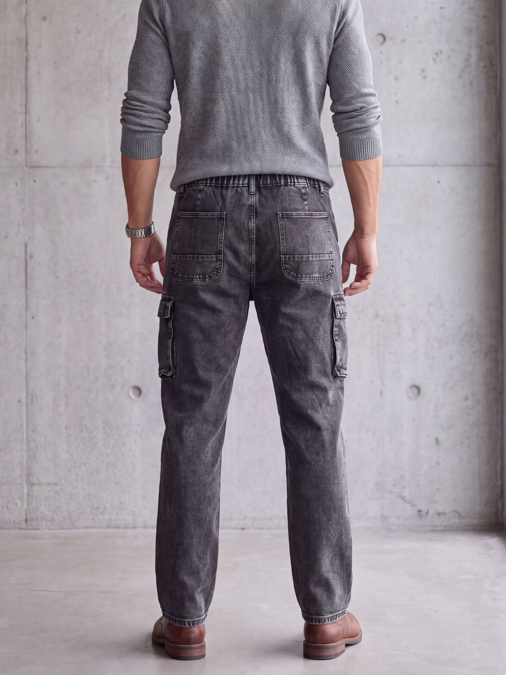 رمادي اسود