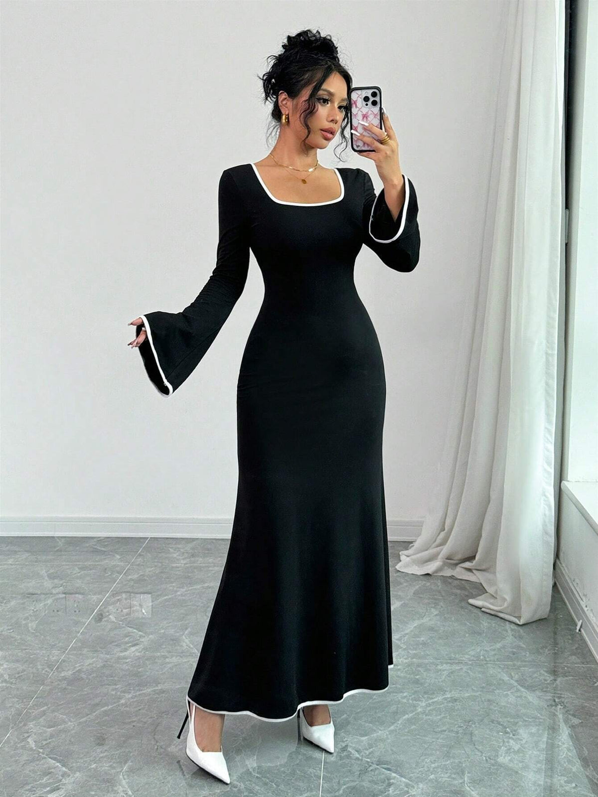 أسود