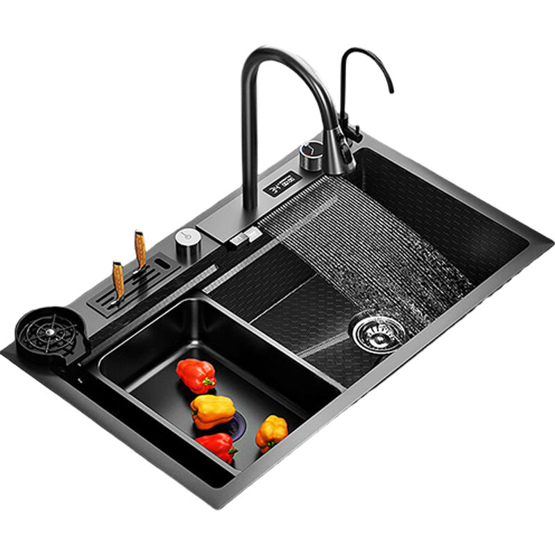 أسود